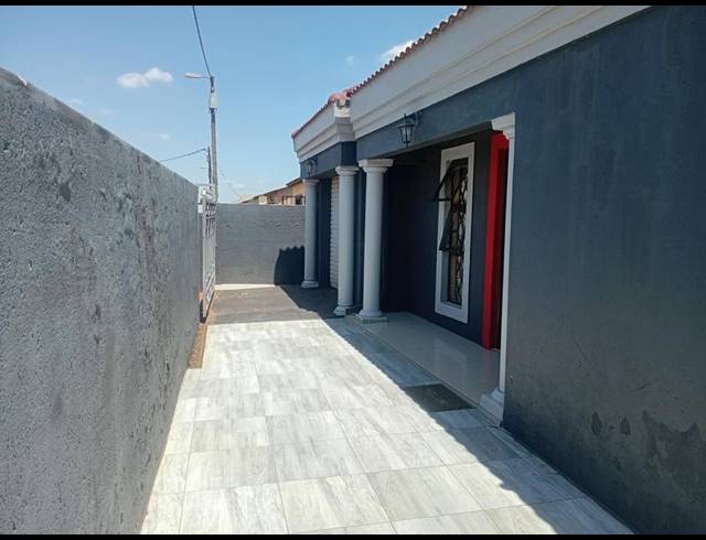 2 BEDROOM HOUSE FOR SALE IN SOSHANGUVE XX